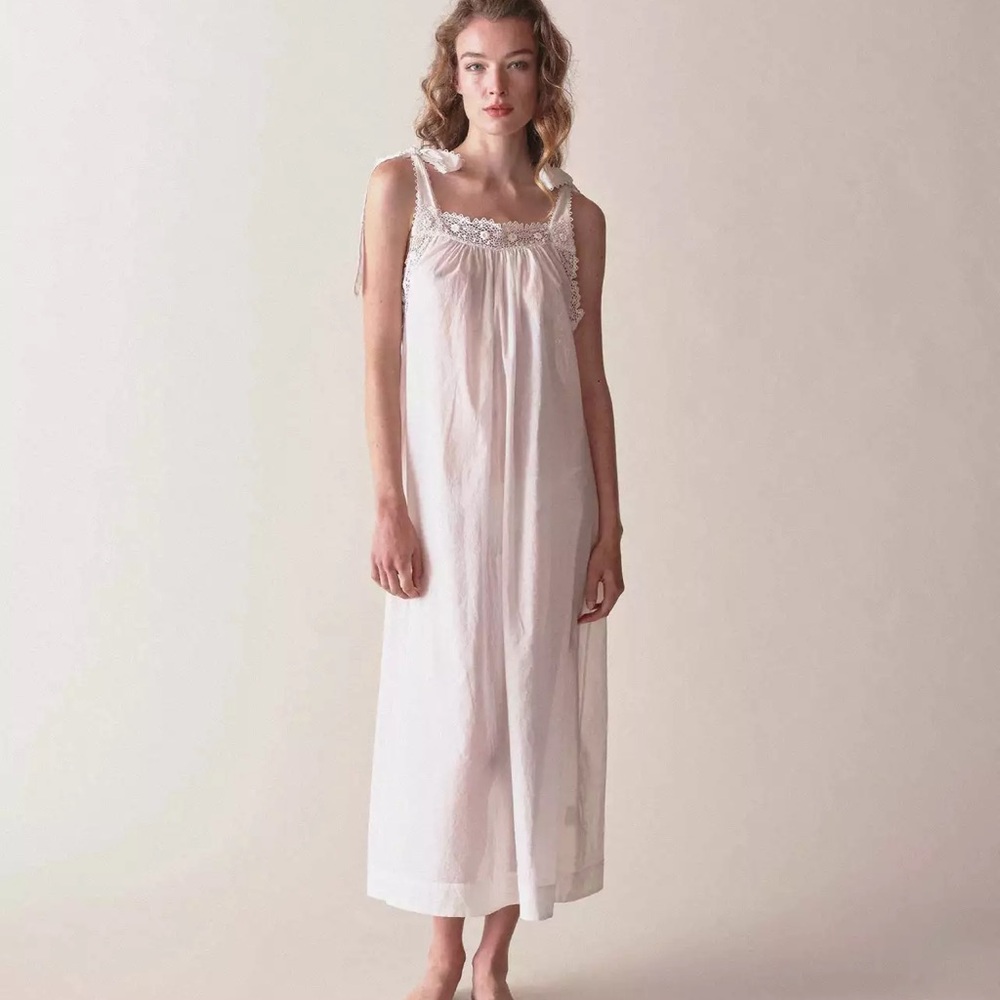 Doen White Chemise with Spaghetti Straps